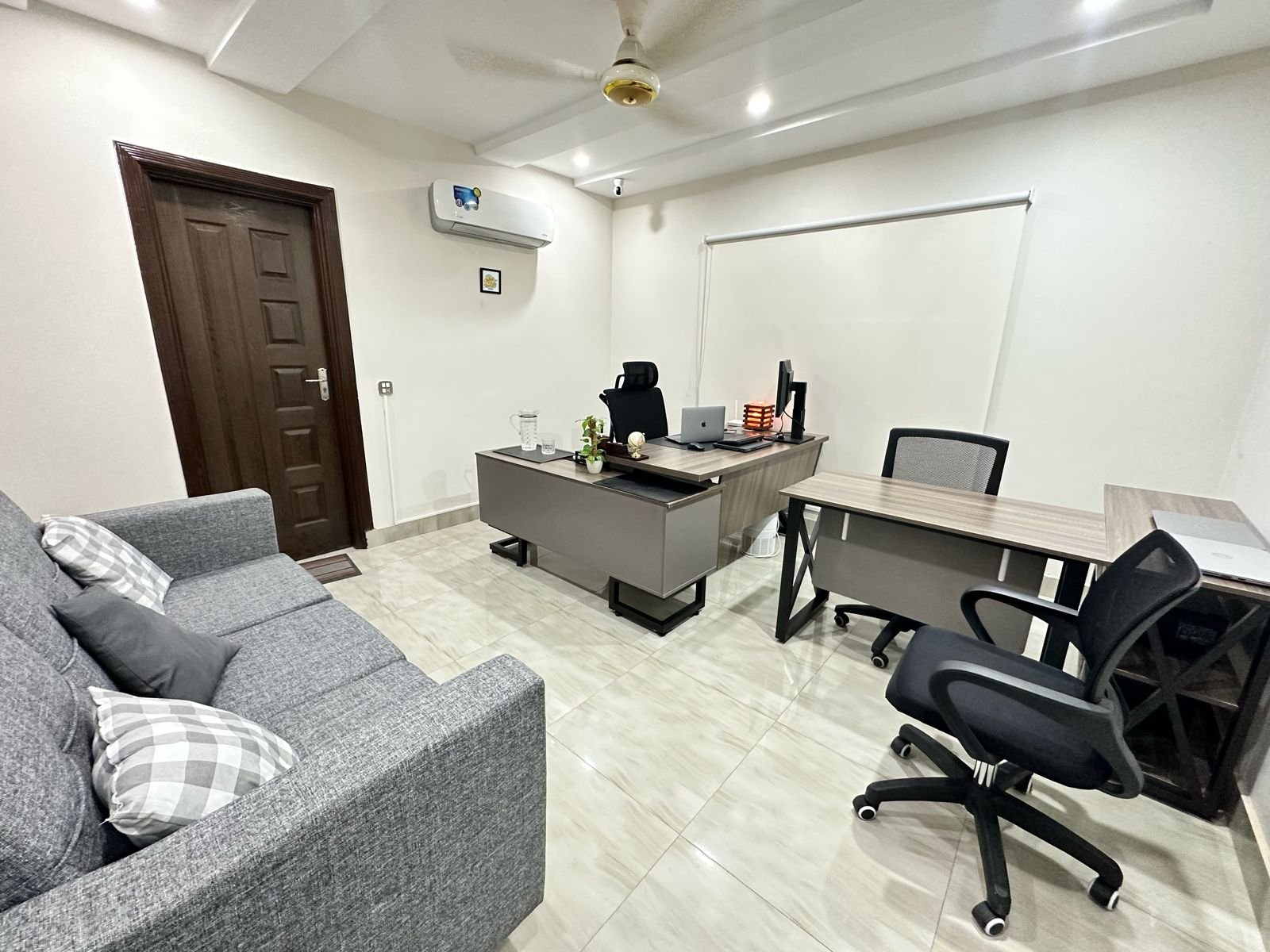 Inside Ecommerce Planners office workspace